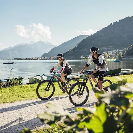 Naila By We Rent * フッシュ・アン・デア・グロースグロックナーシュトラーセ